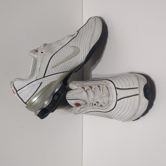 NIKE WOMENS SHOX WHITE/ BLACK leather SIZE 8.5 RARE RUNNING SHOES - Picture 6 of 10